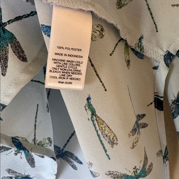 Express Dragonfly Portofino Blouse - Picture 5 of 9